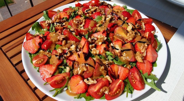 erdbeer-sommer-salat