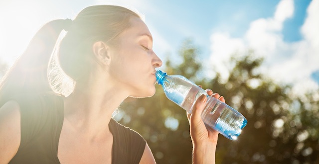 Wasser trinken statt Kalorien trinken